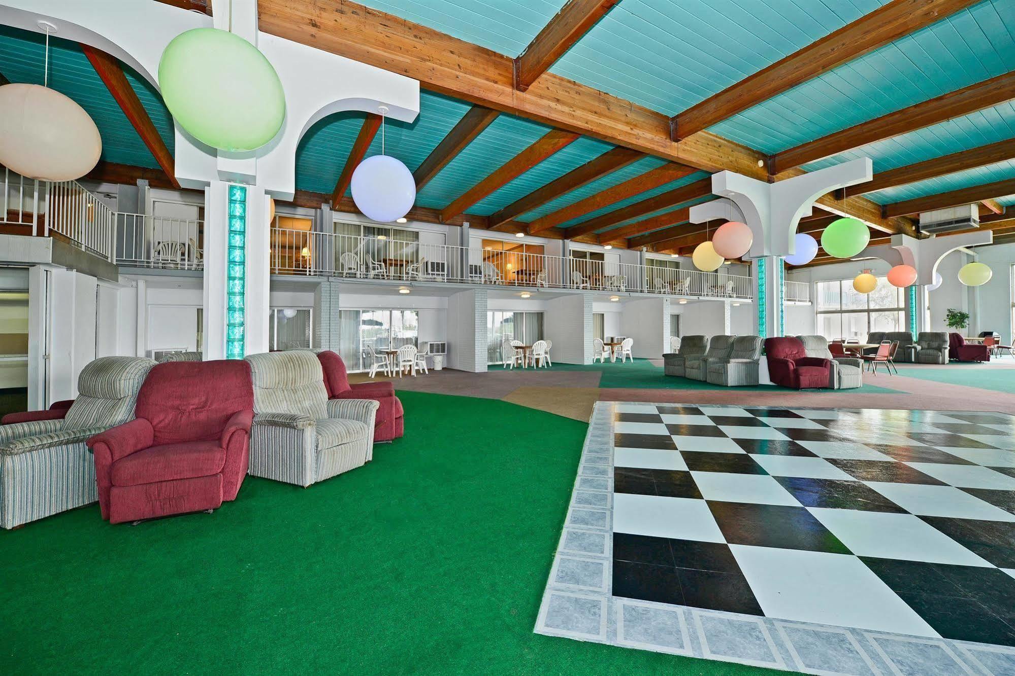 Howard Johnson By Wyndham Saint Joseph Benton Harbor Beltér fotó