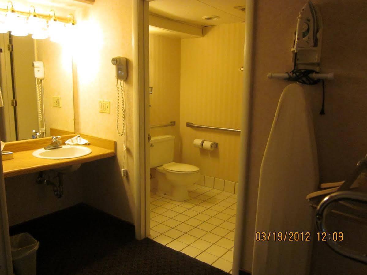 Howard Johnson By Wyndham Saint Joseph Benton Harbor Kültér fotó